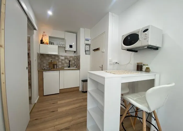 아파트 Mon Petit A La *